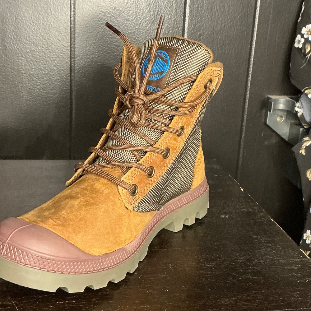 Palladium Men's Two-Tone Outdoor Boots